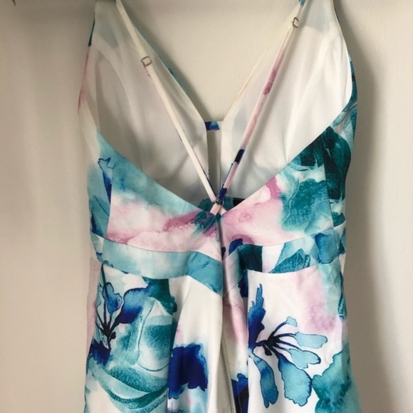 White and Green Fit and Flare Low Back Floral Mini Dress - Picture 4 of 7